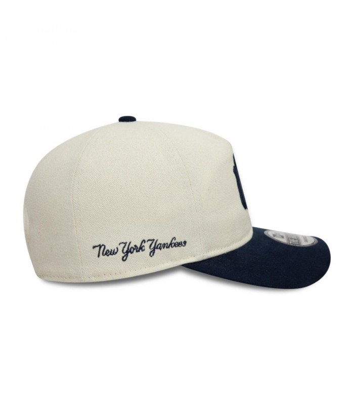 Golfer New York Yankees MLB Side Script Light Beige