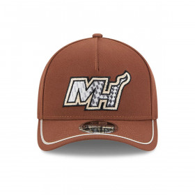 Gorra 9Forty Miami Heat NBA New Era MotorSport Dark Brown