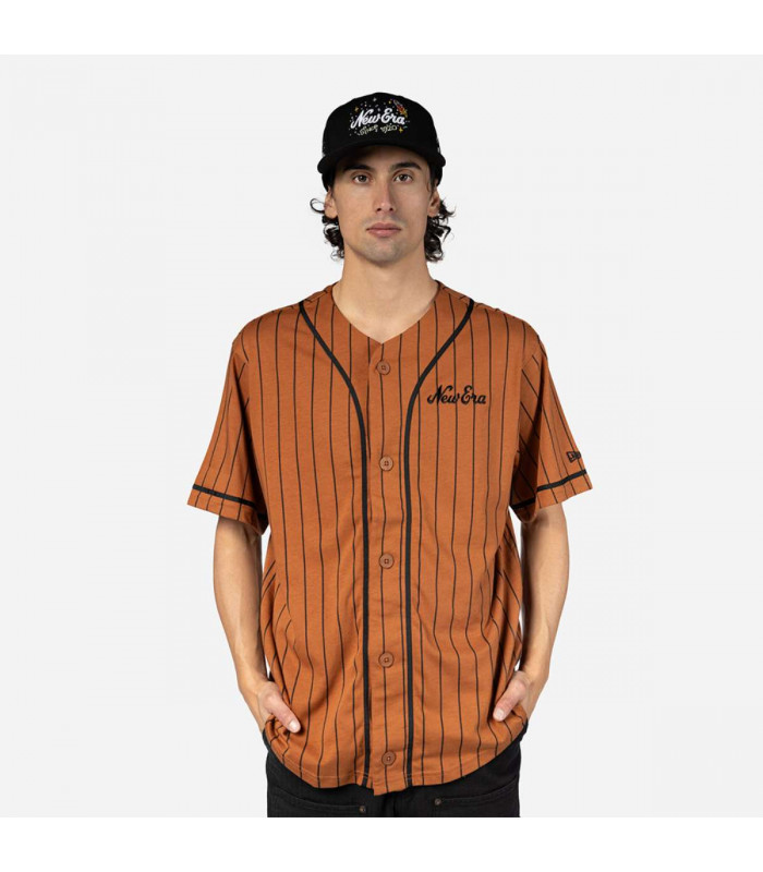 Polera New Era Script Essential Med Brown