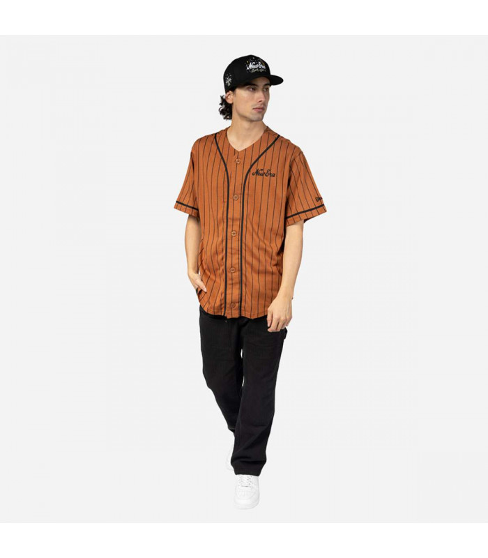 Polera New Era Script Essential Med Brown