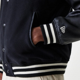 Chaqueta New Era Heritage Black