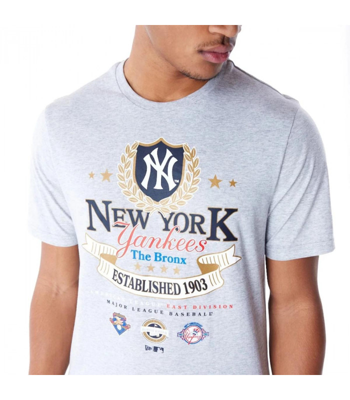 Polera  New York Yankees MLB Badge Graphic Grey Med
