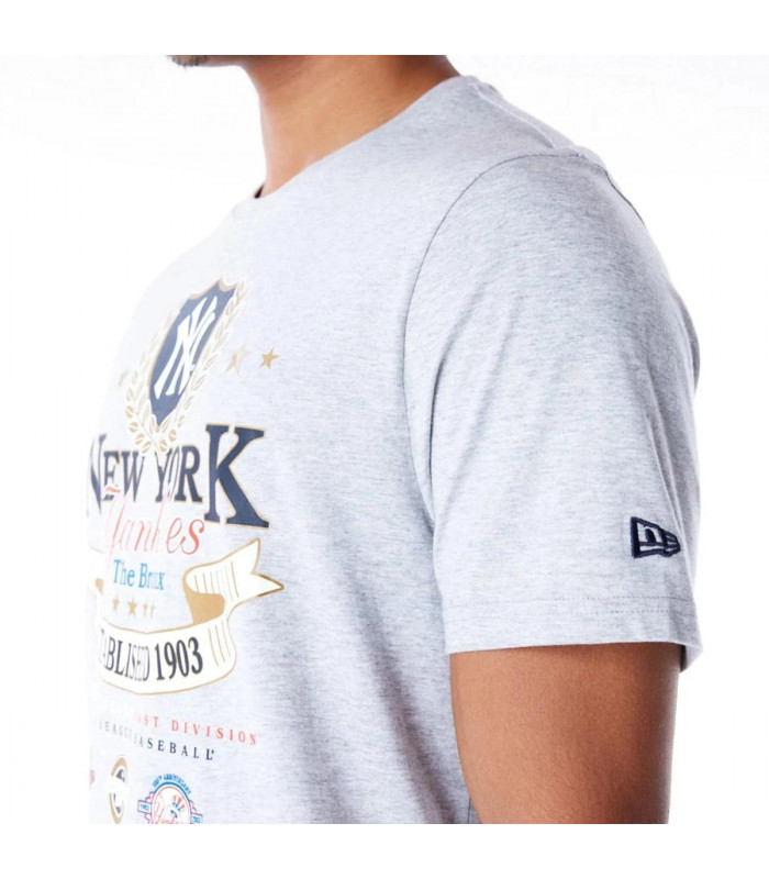 Polera  New York Yankees MLB Badge Graphic Grey Med