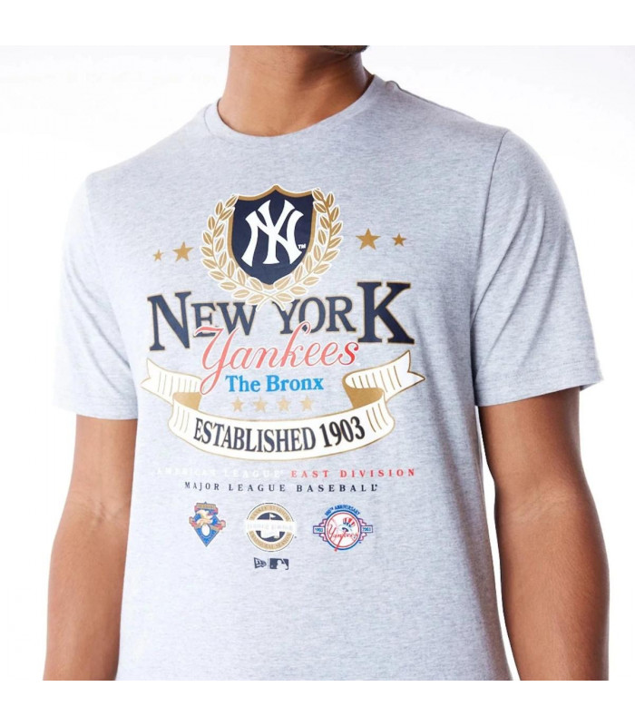 Polera  New York Yankees MLB Badge Graphic Grey Med