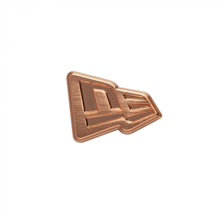 Pin Badge Flag New Era Rgm Dorado Rosa
