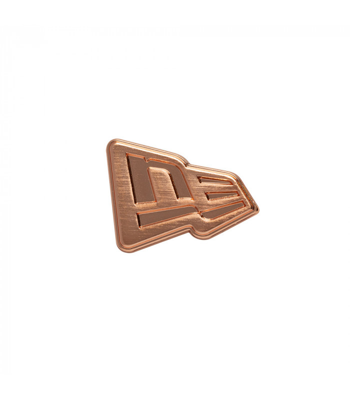 Pin Badge Flag New Era Rgm Dorado Rosa